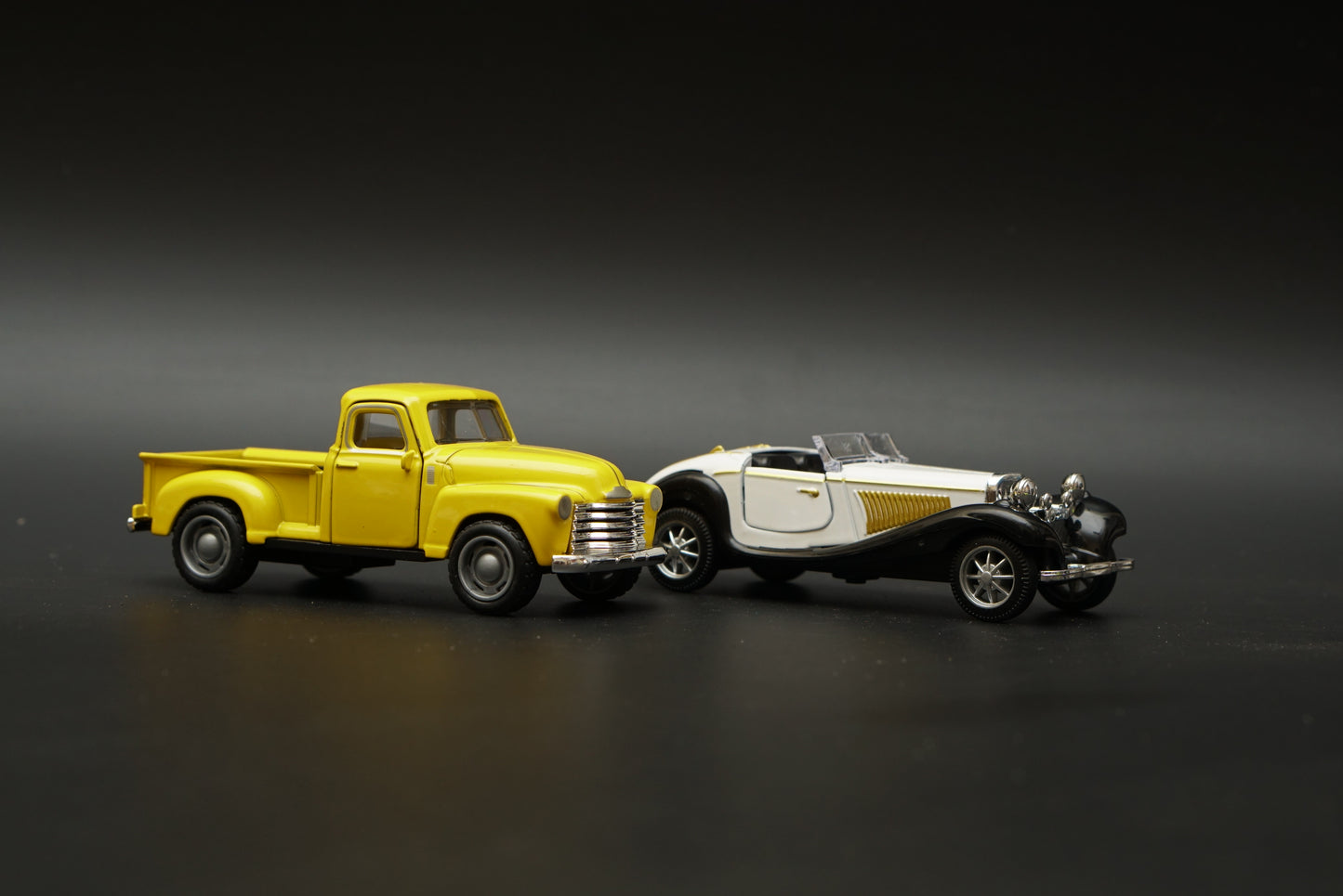 Chevy Pickup , Benz 500k Diecast Combo (Yellow,White)