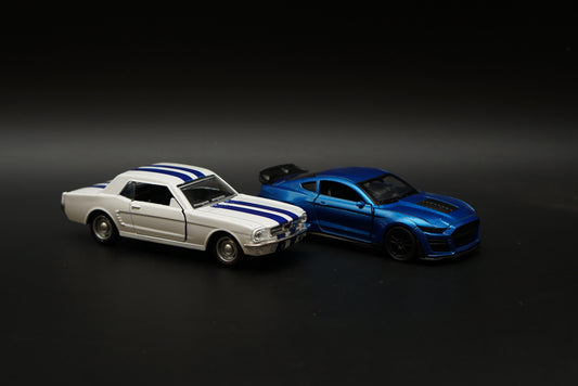 1:36 Mustang Combo (White-Blue)