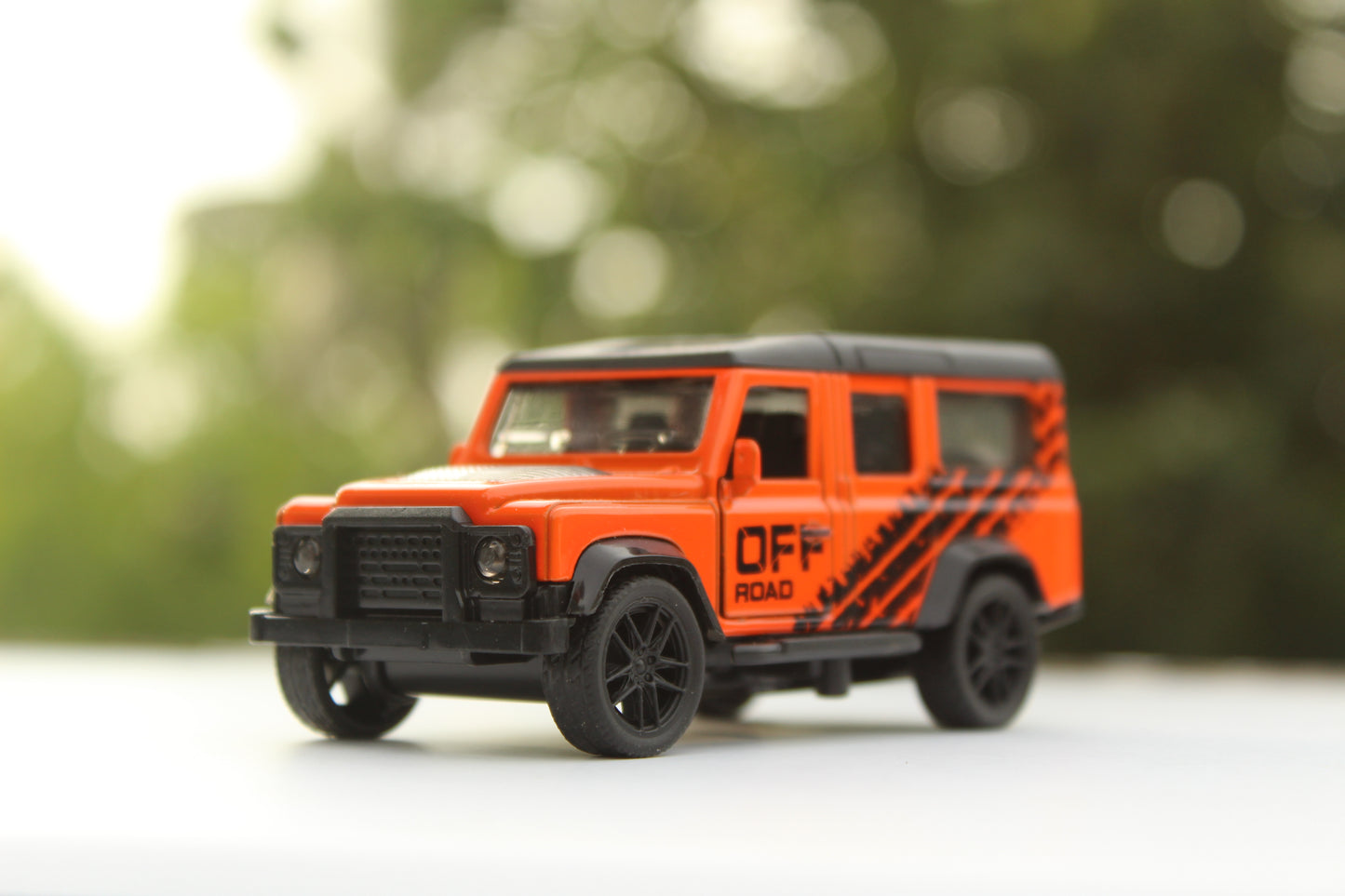 1:43 Old Defender Diecast Orange