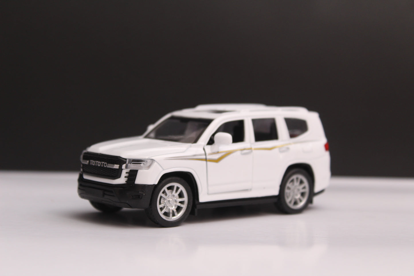 1:36 Toyota land cruiser Diecast White (Prepaid Only)