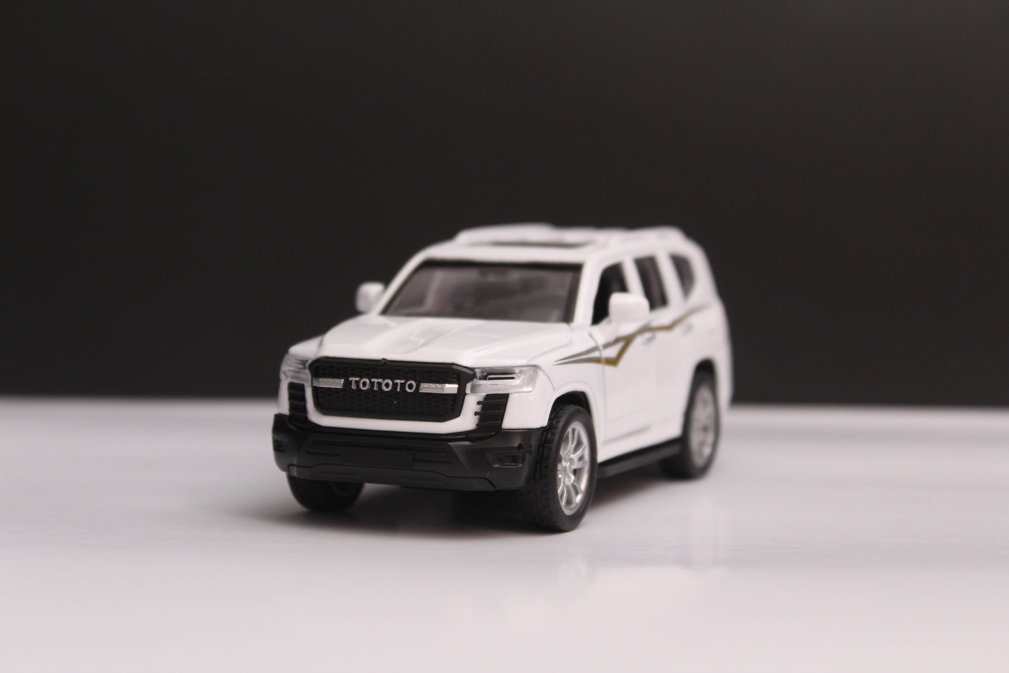 1:36 Toyota land cruiser Diecast White (Prepaid Only)