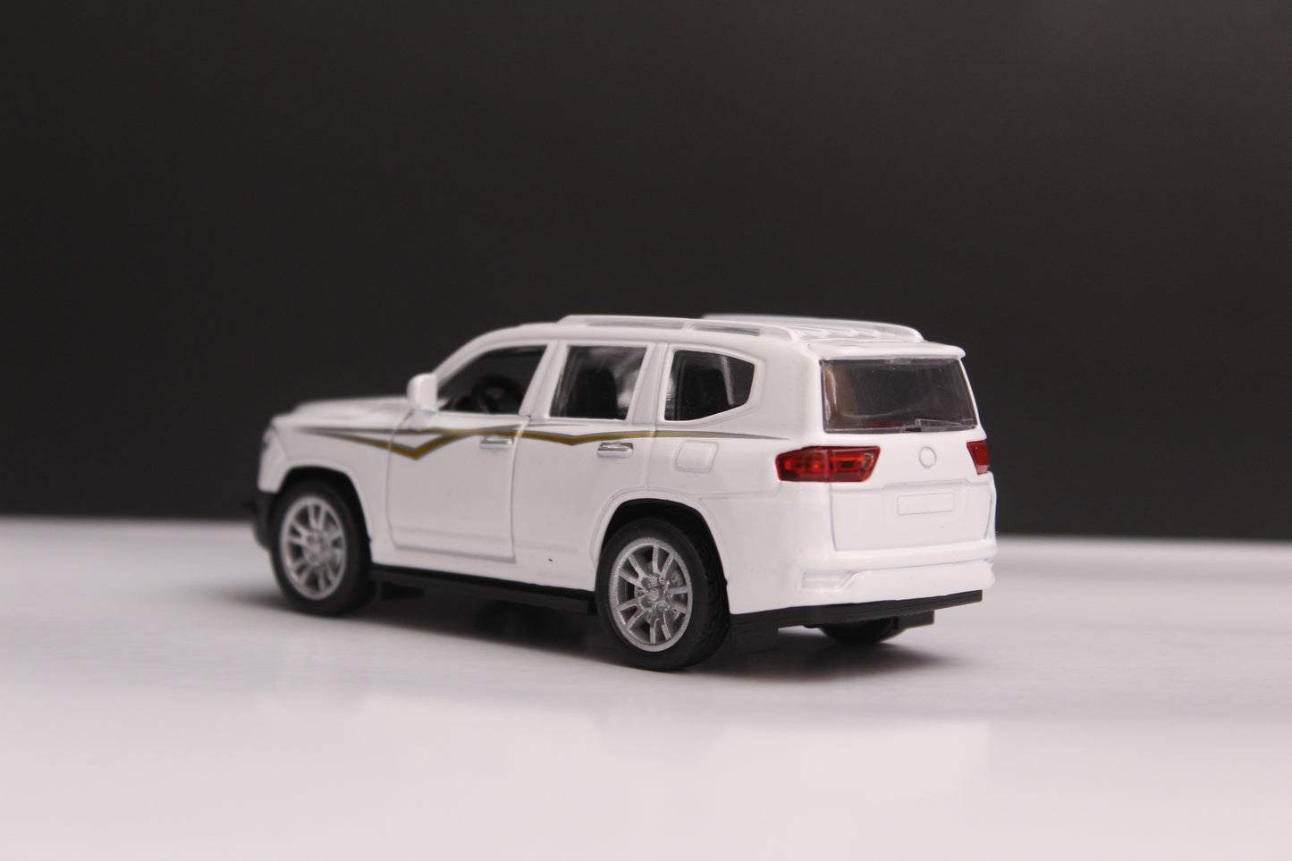 1:36 Toyota land cruiser Diecast White (Prepaid Only)