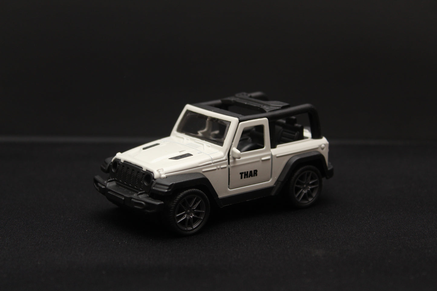 1:43 Thar Open top, Metal Body White