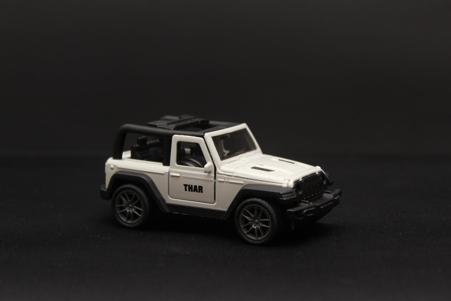 1:43 Thar Open top, Metal Body White