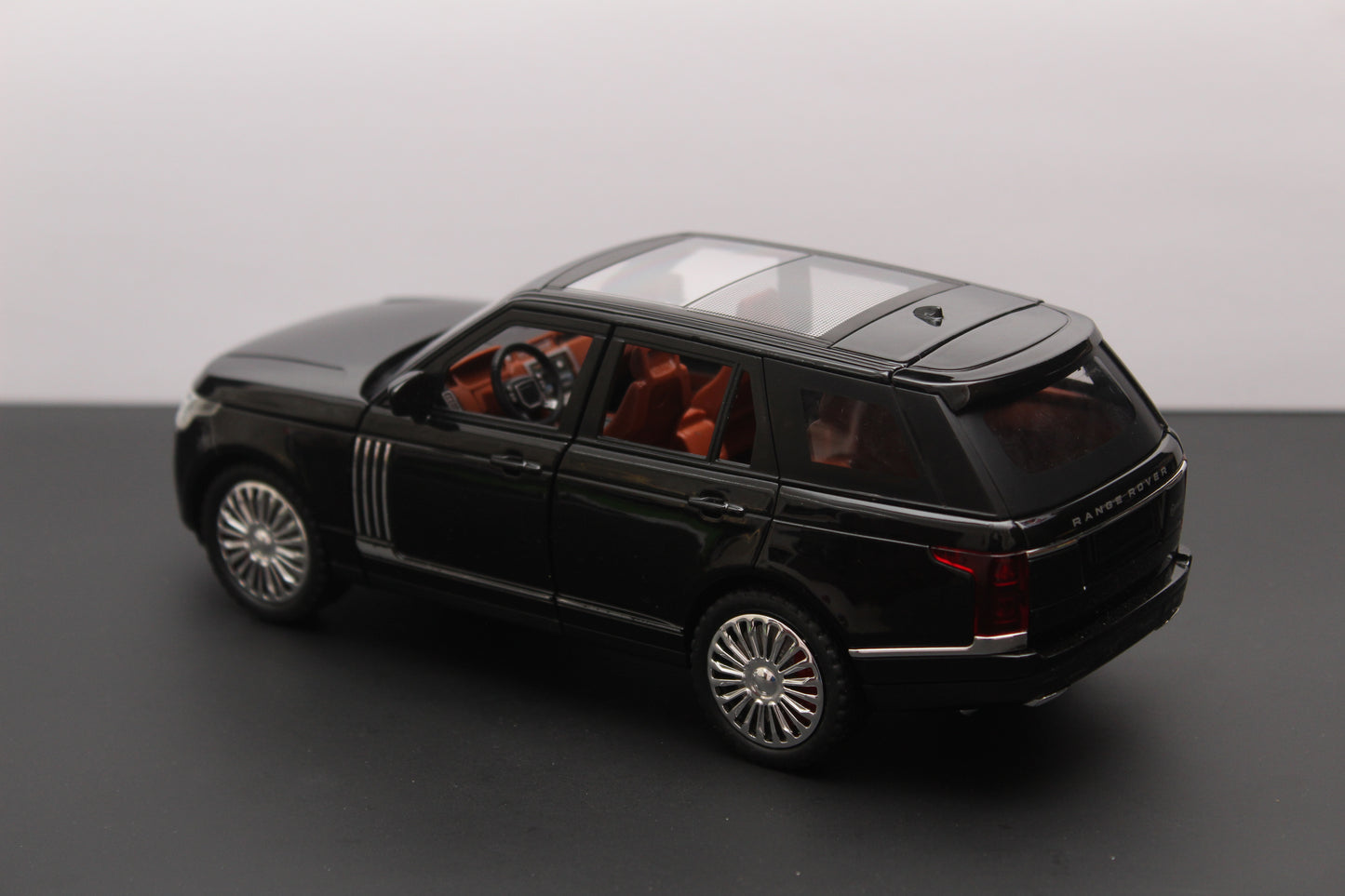 1:24 Range Rover High Quality