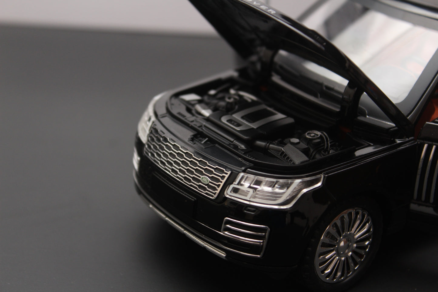 1:24 Range Rover High Quality