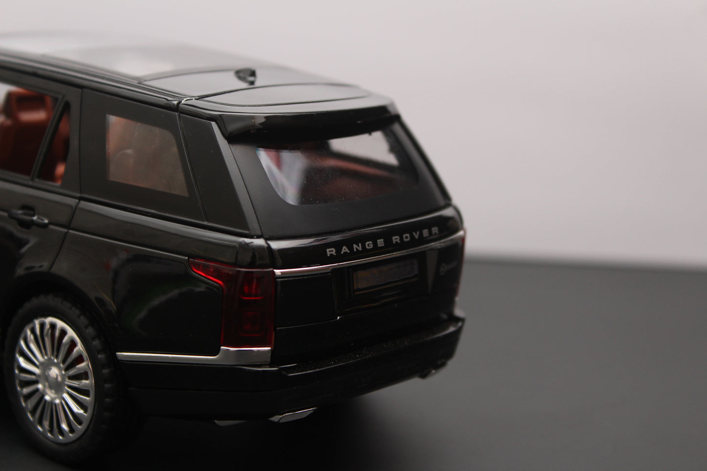 1:24 Range Rover High Quality