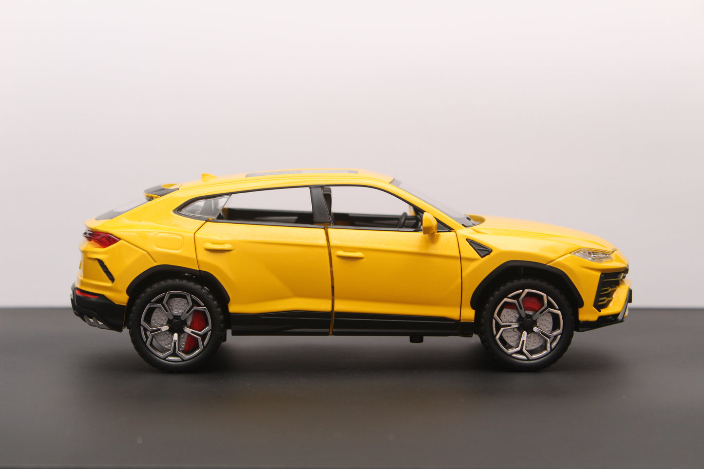 1:24 Lamborghini Urus High Quality