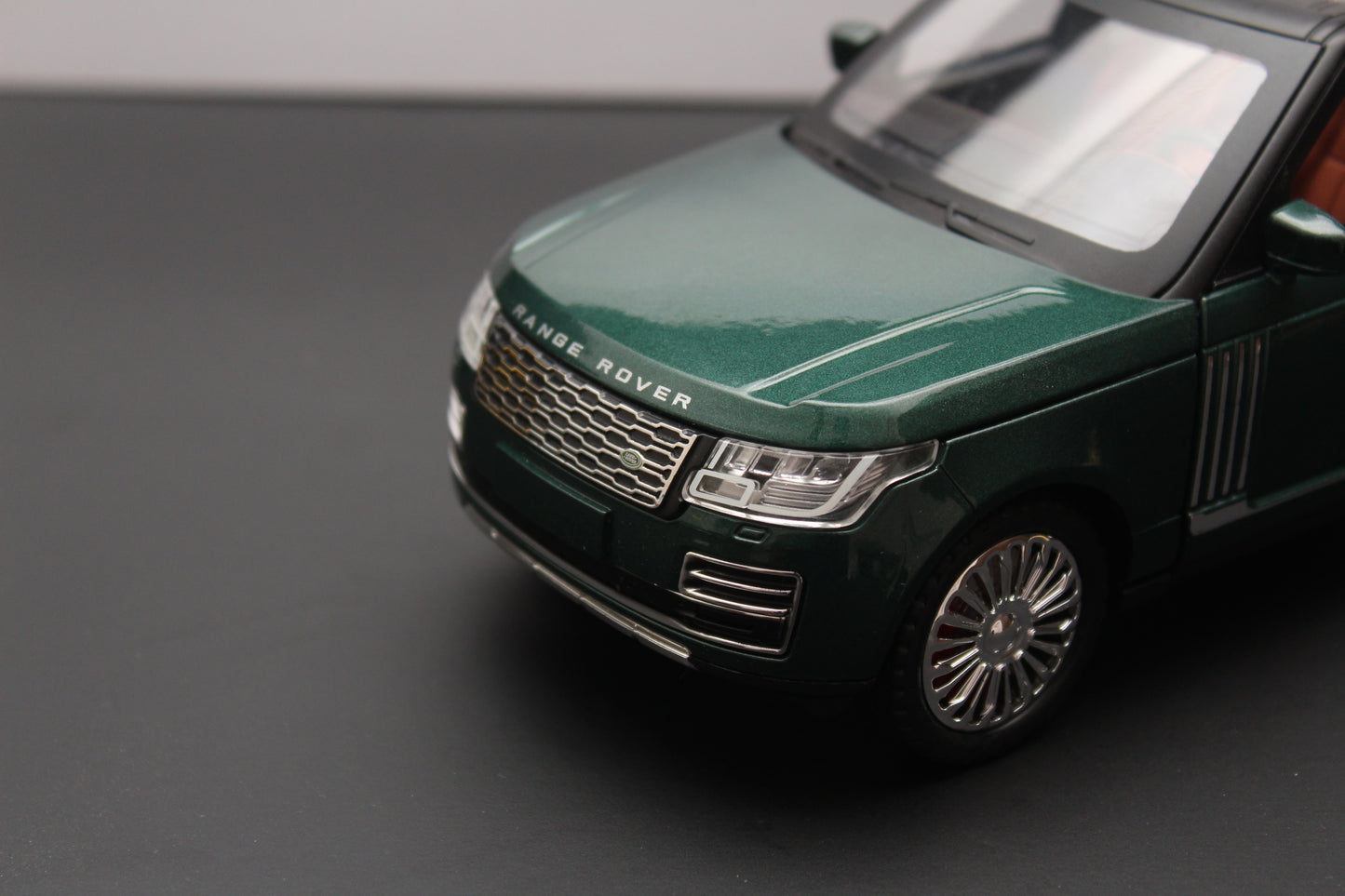 1:24 Range Rover High Quality