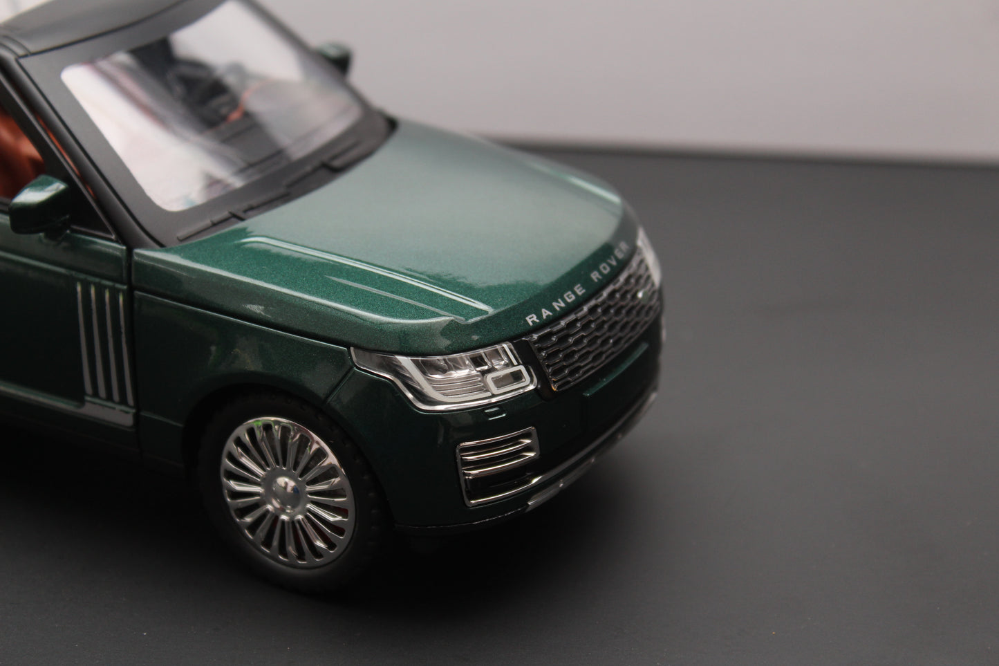 1:24 Range Rover High Quality