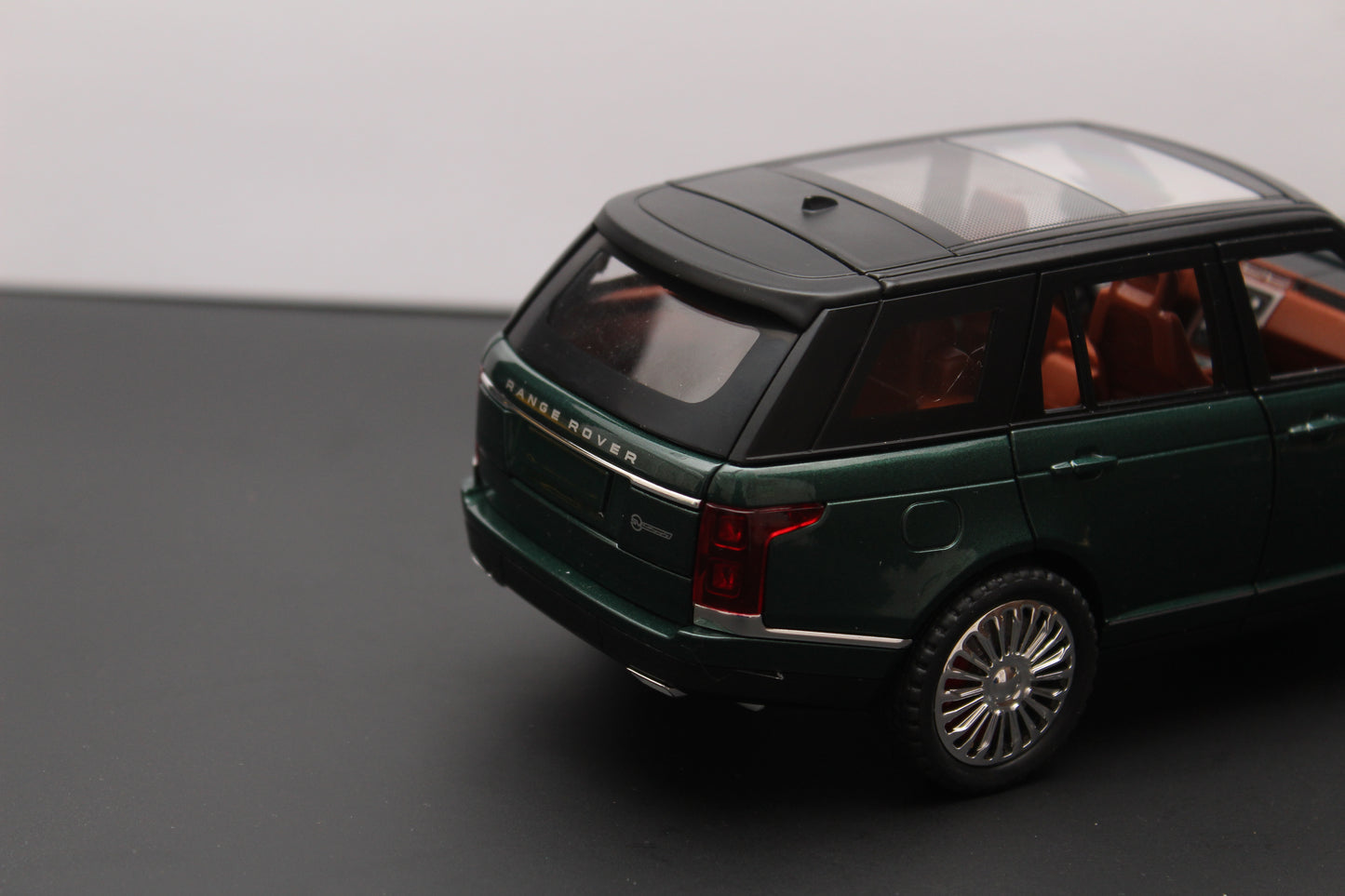 1:24 Range Rover High Quality