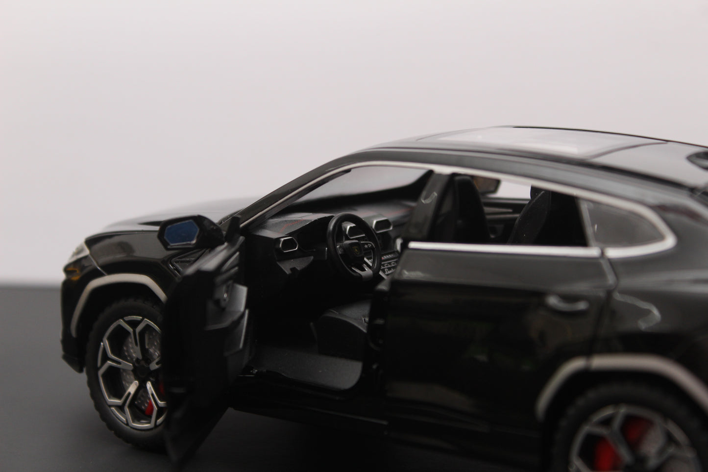 1:24 Lamborghini Urus High Quality