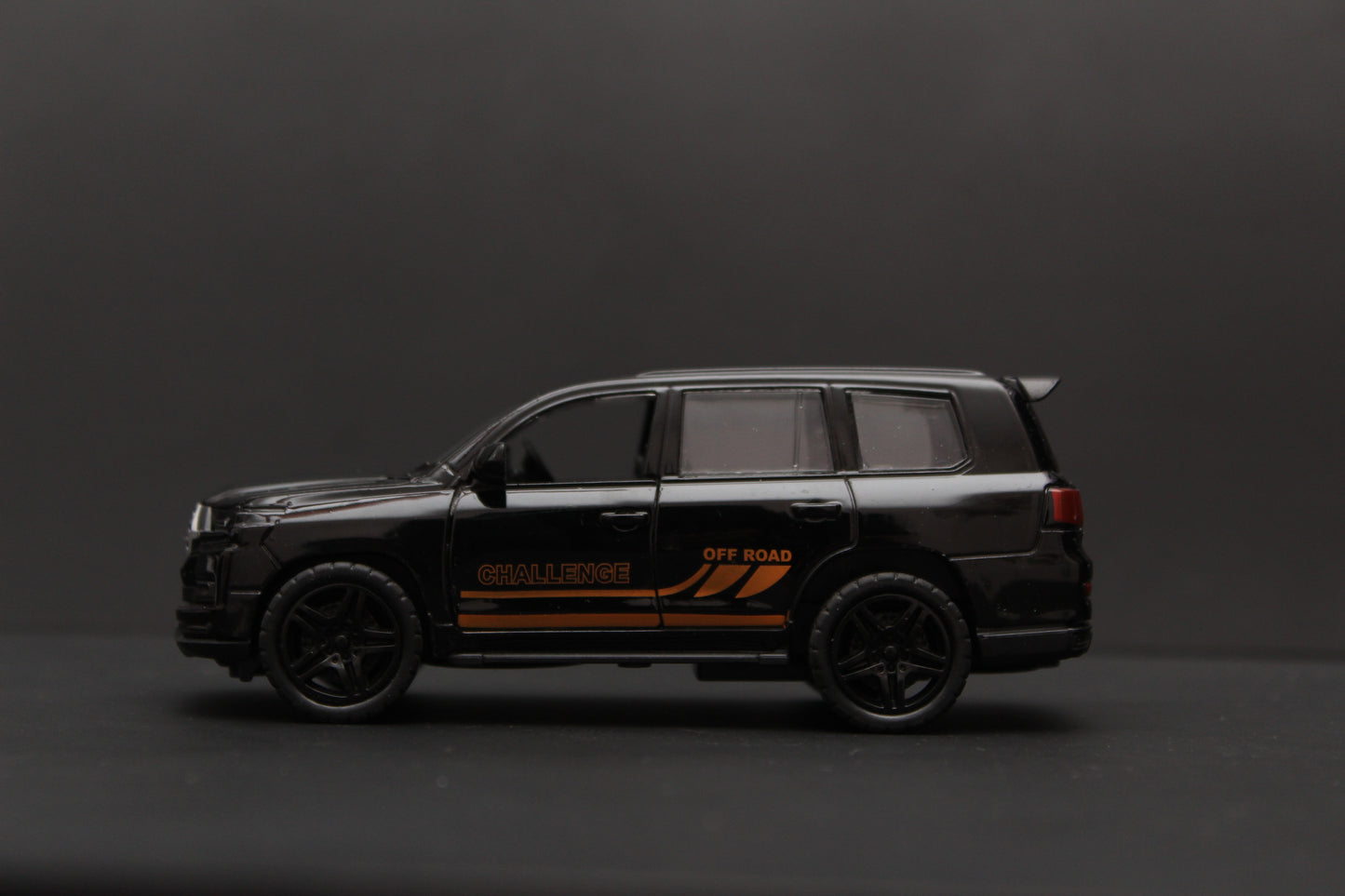 1:36 Land Cruiser diecast Black