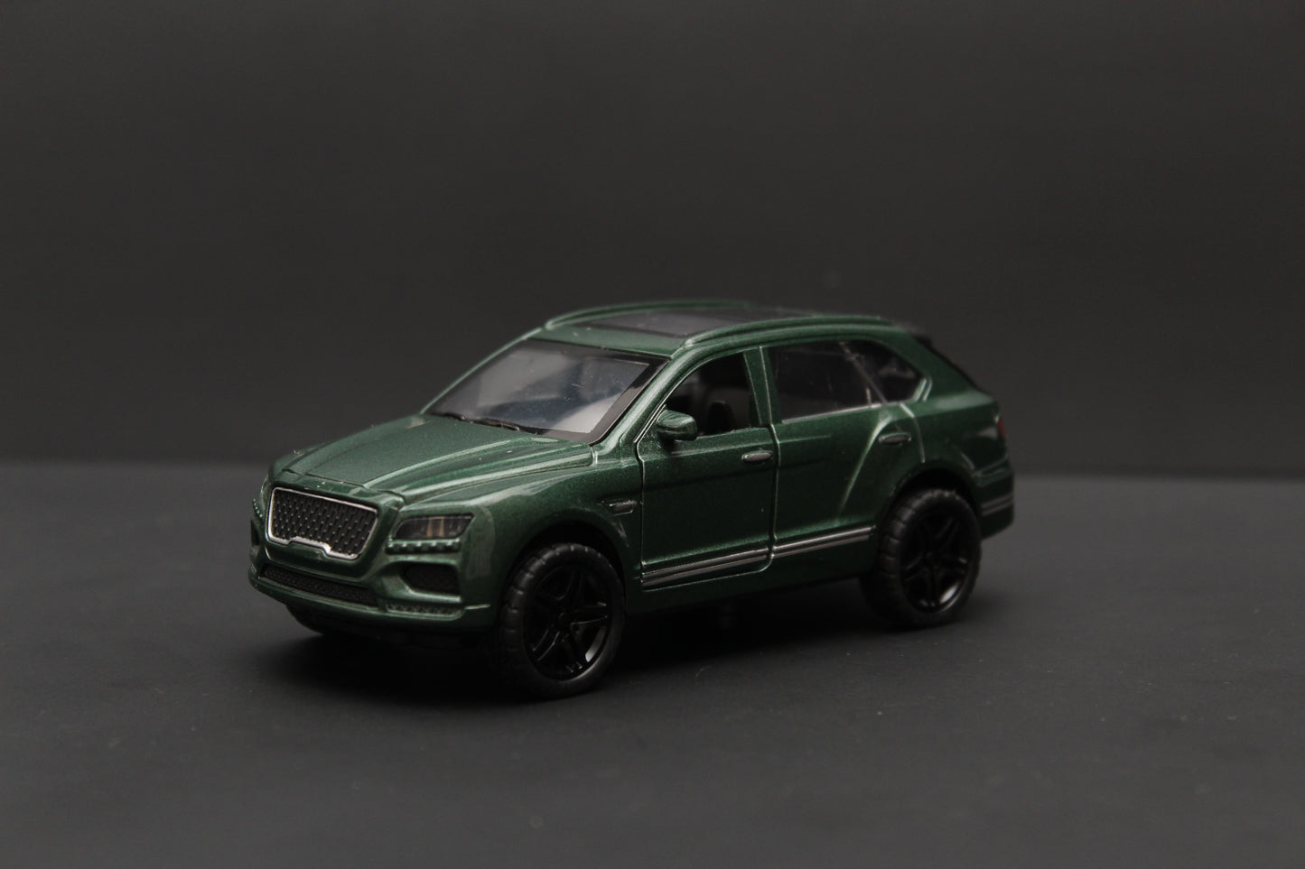 1:36 Bentley Bentayga Diecast Green