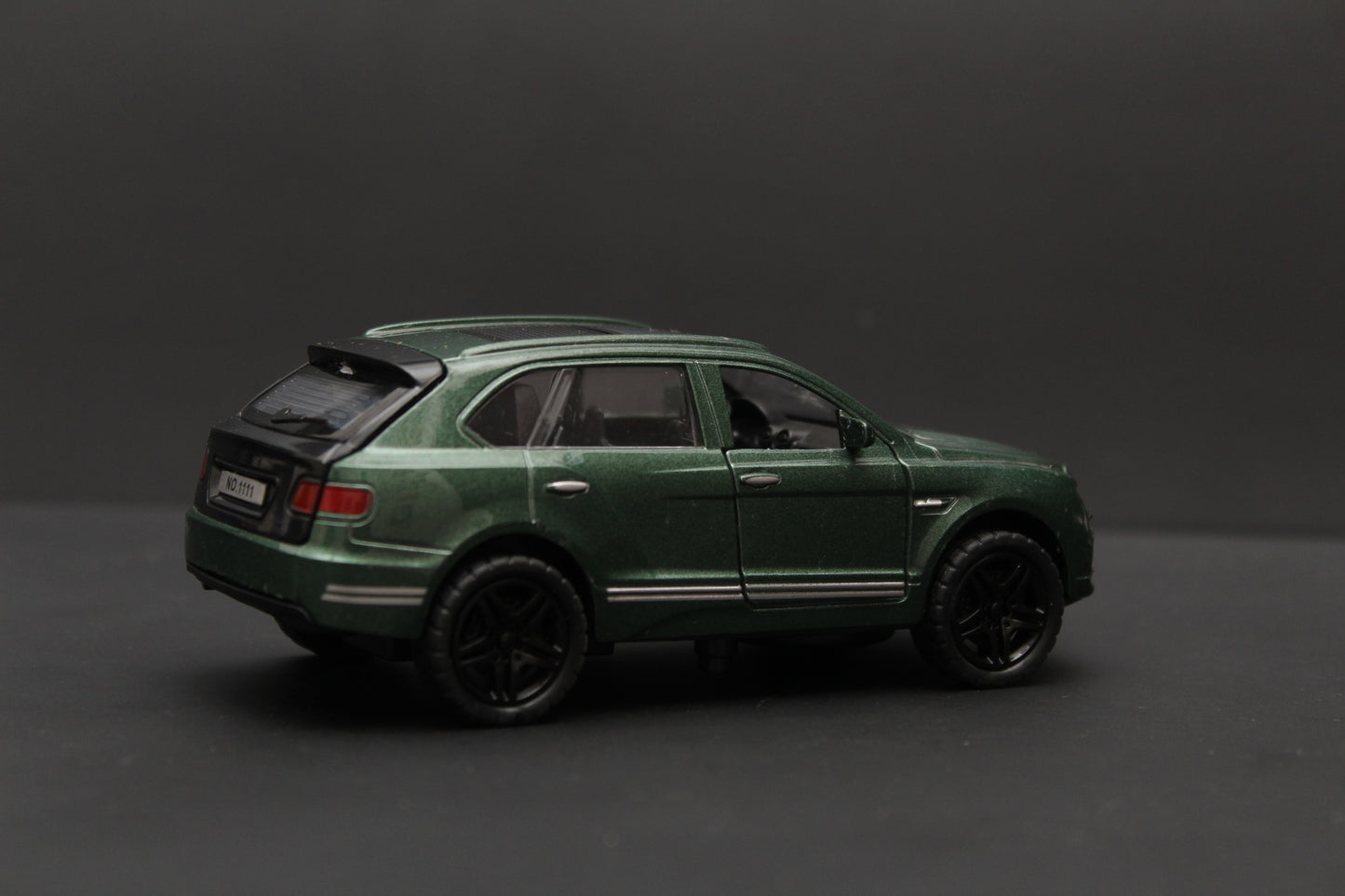 1:36 Bentley Bentayga Diecast Green