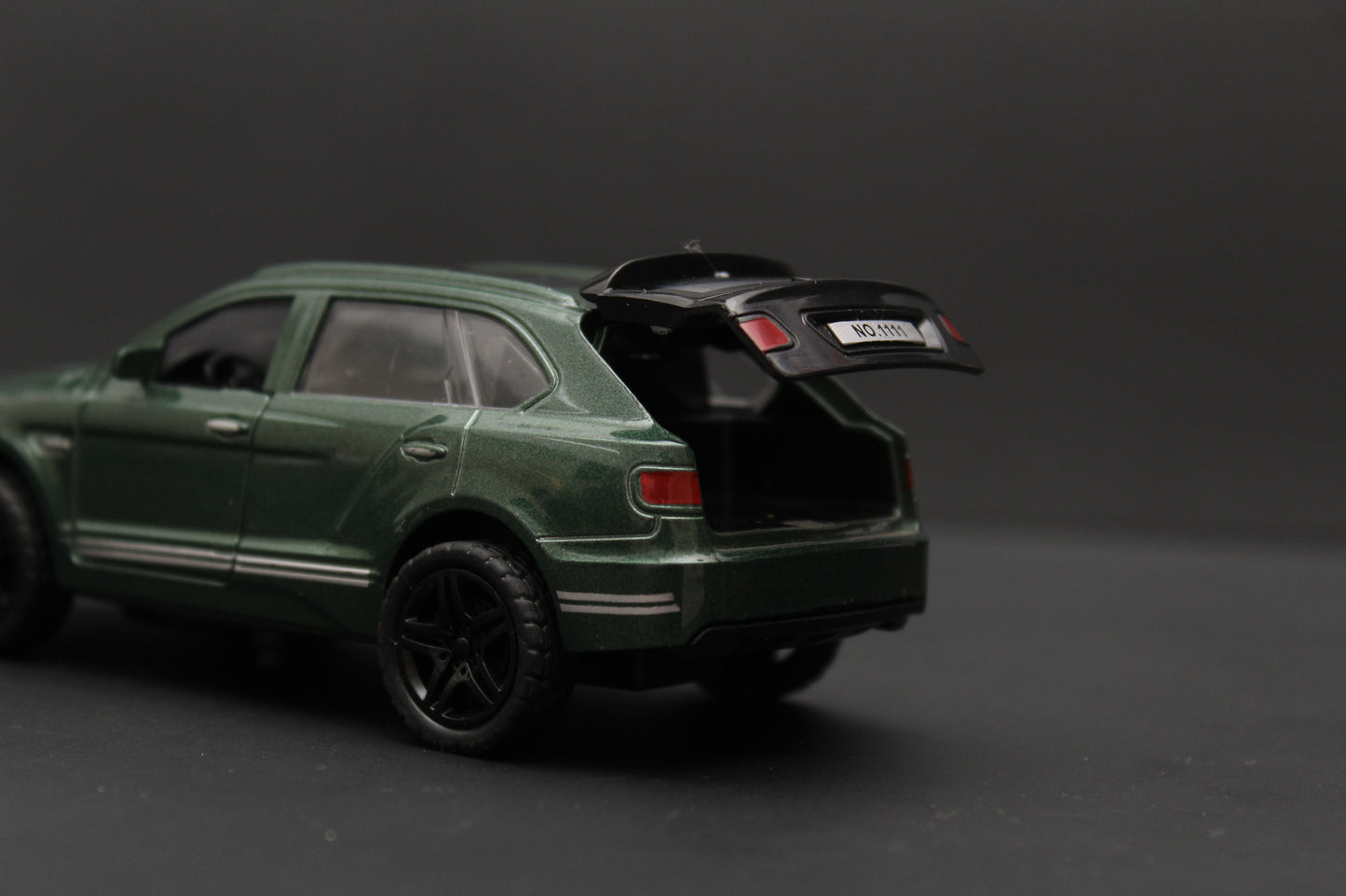 1:36 Bentley Bentayga Diecast Green