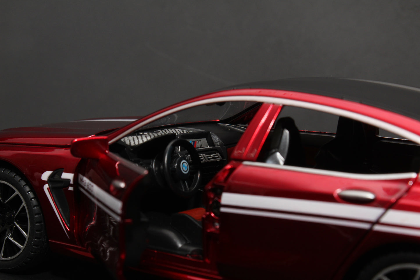 1:24 BMW M8 ,High Quality