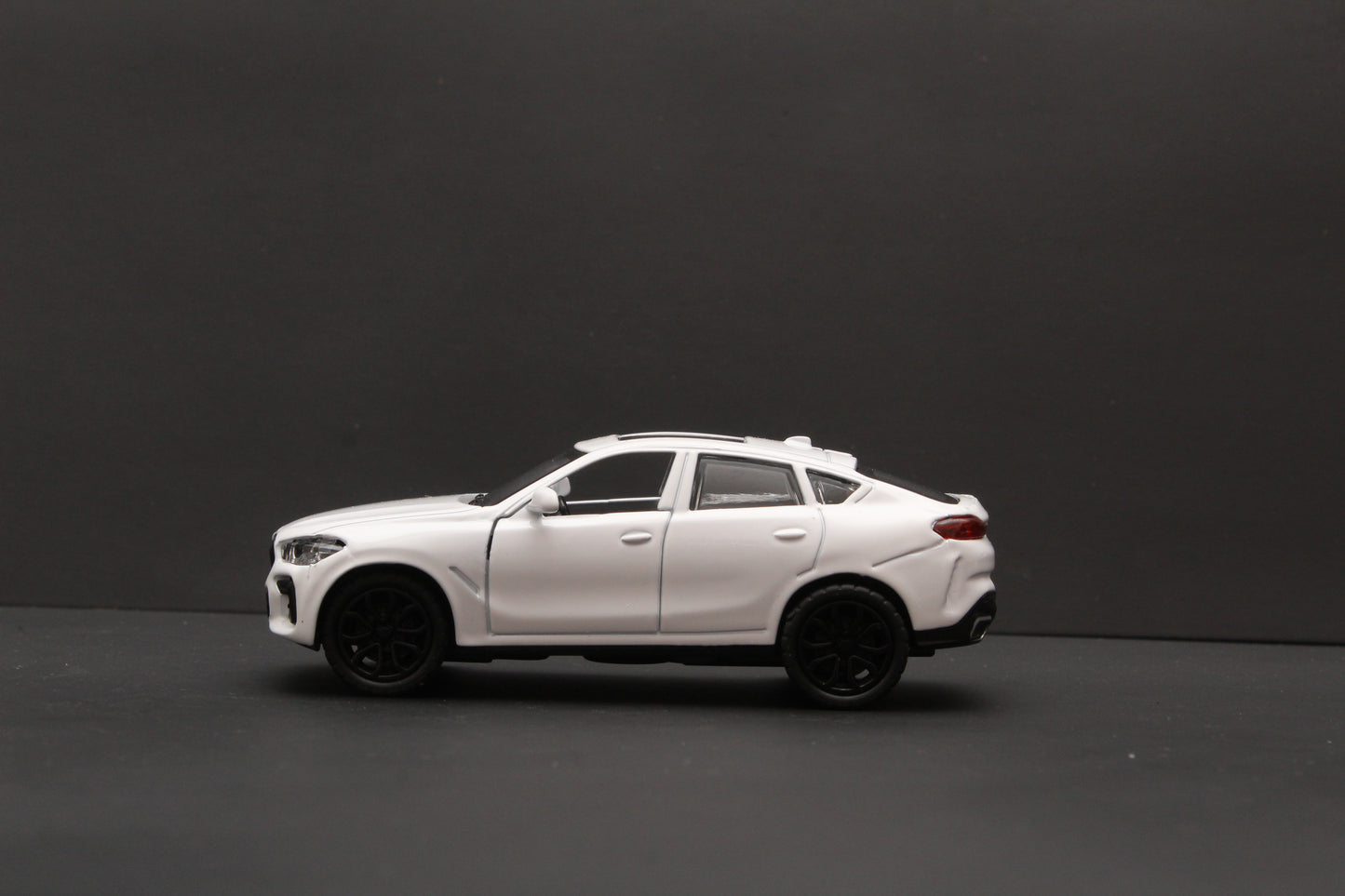1:43 Bmw  Diecast White