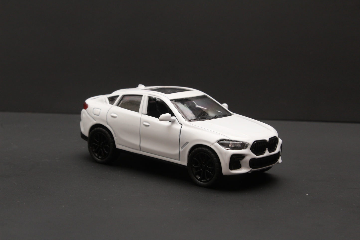 1:43 Bmw  Diecast White