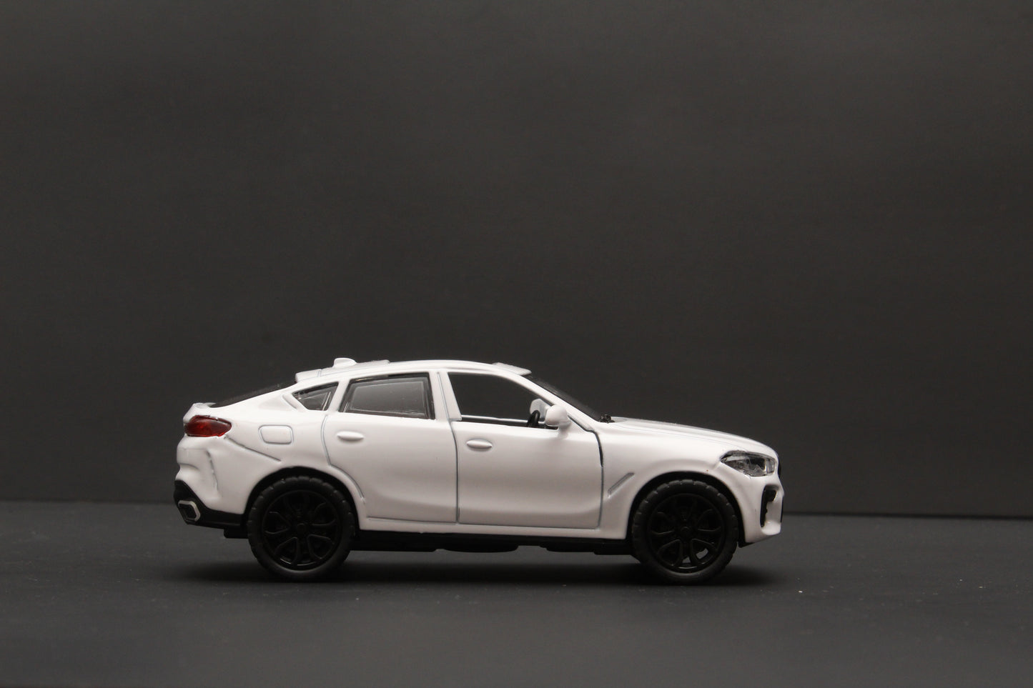 1:43 Bmw  Diecast White