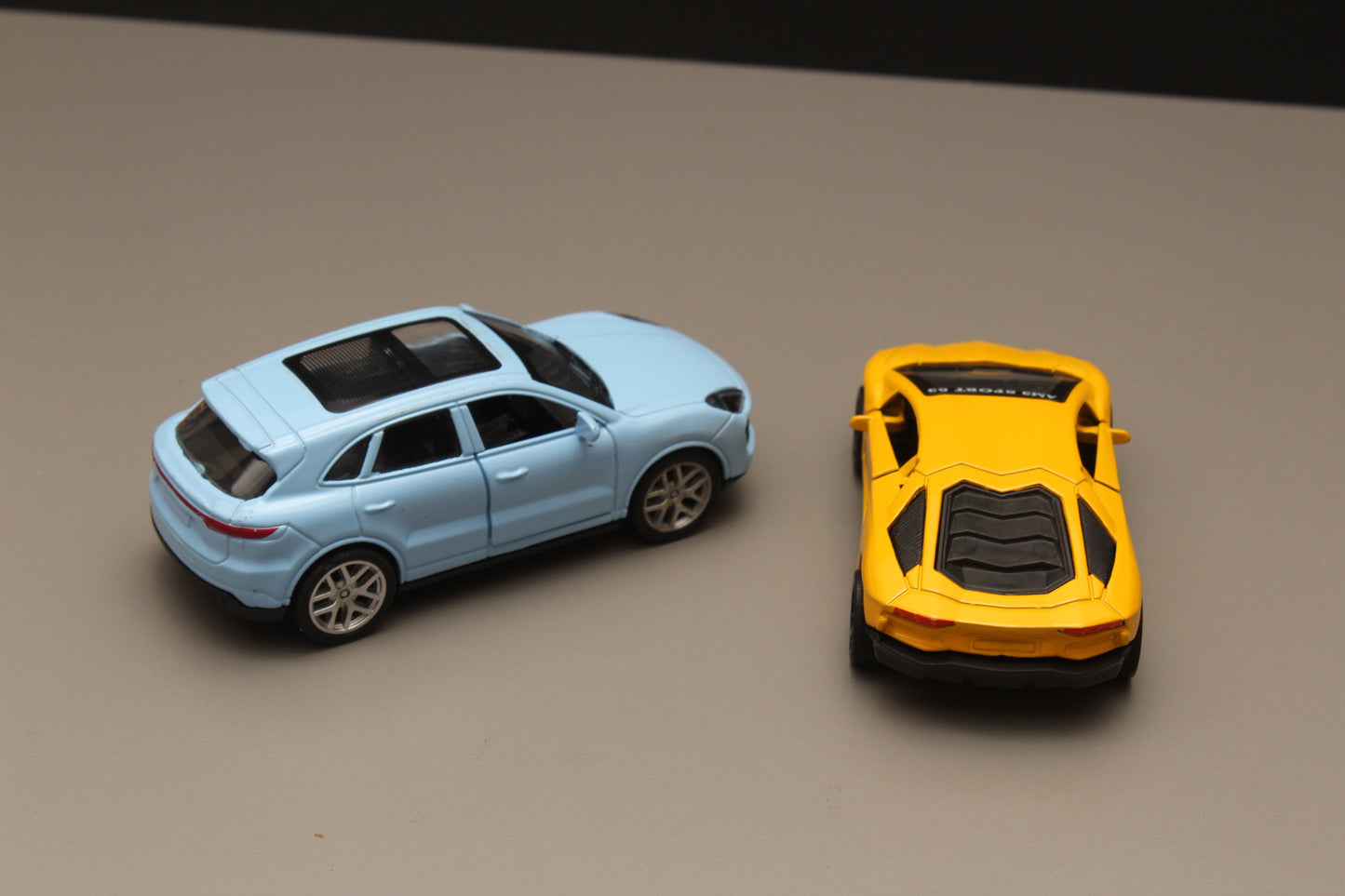 1:43 Porsche, Lambo Diecast Combo -  Kunju Vandi  