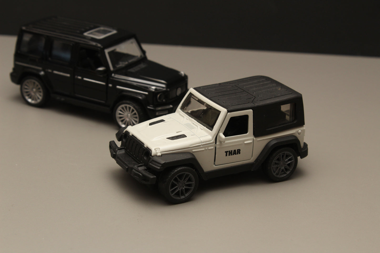 1:43 Thar, Gwagon Diecast combo