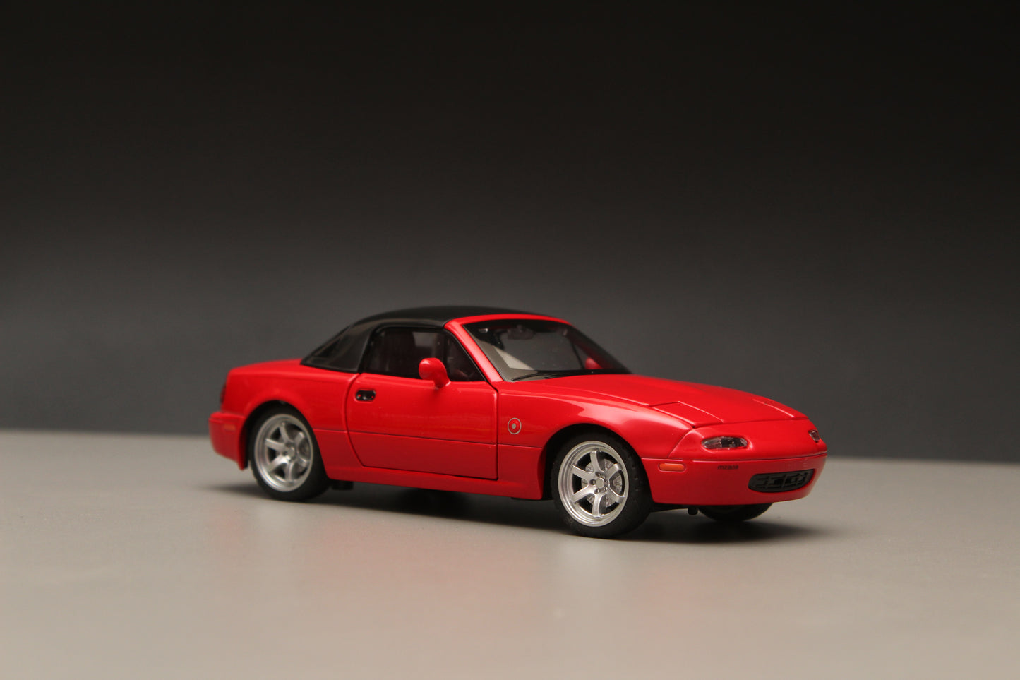 1:32 Mazda MX-5 Miata Red