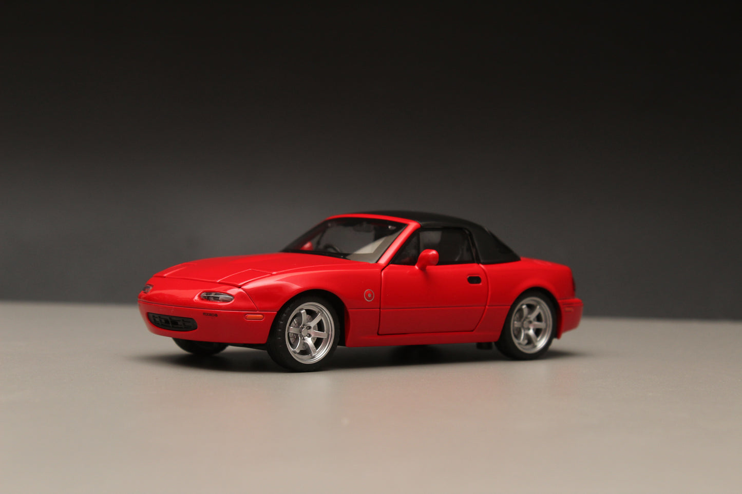 1:32 Mazda MX-5 Miata Red