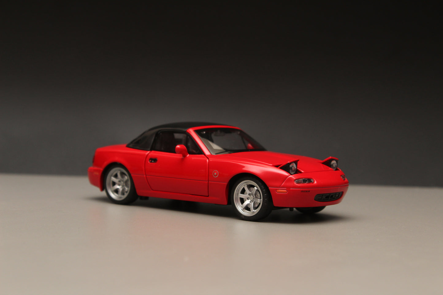 1:32 Mazda MX-5 Miata Red
