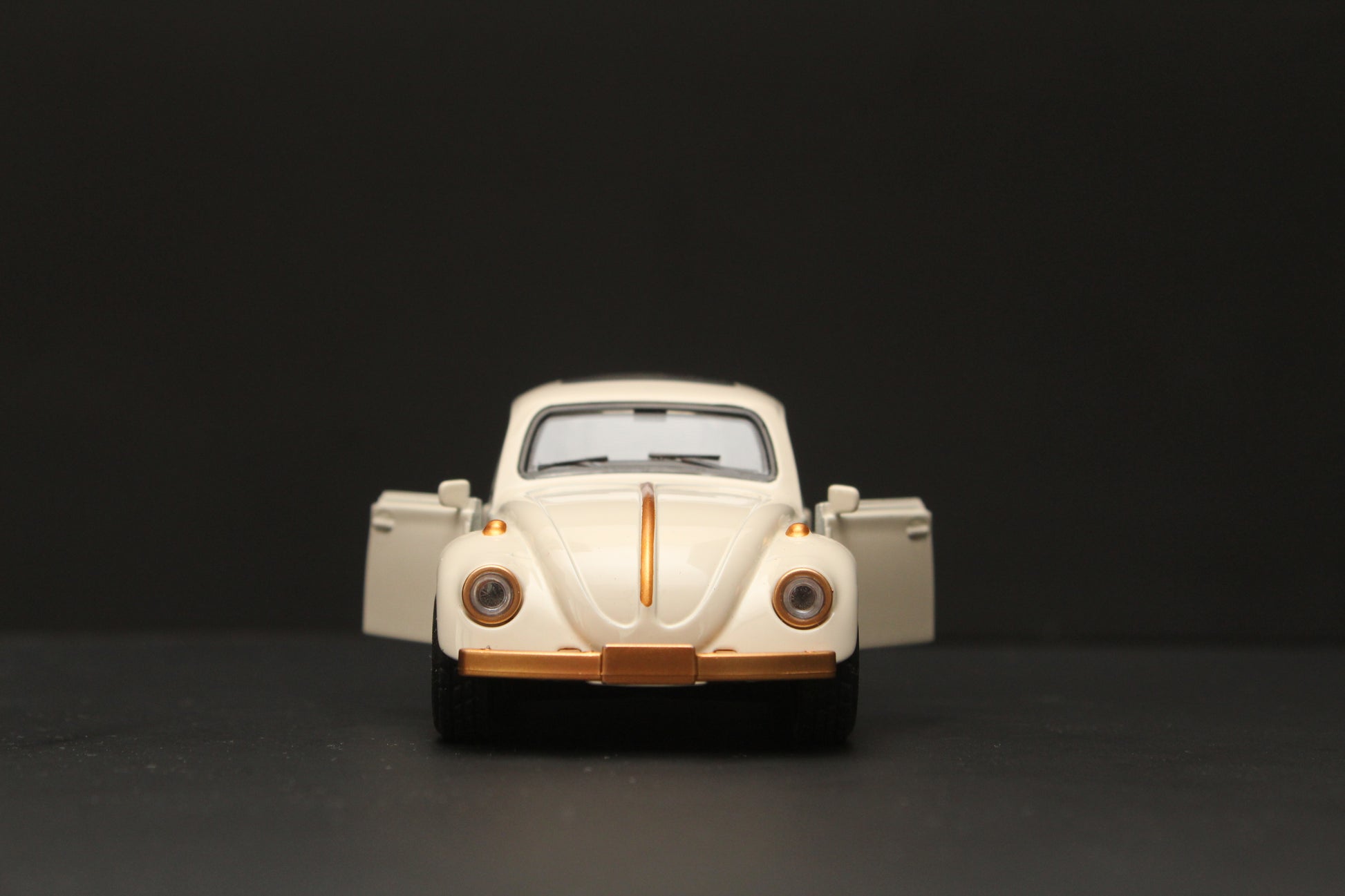 1:36 Beetle Metal Body White Diecast -  Kunju Vandi  