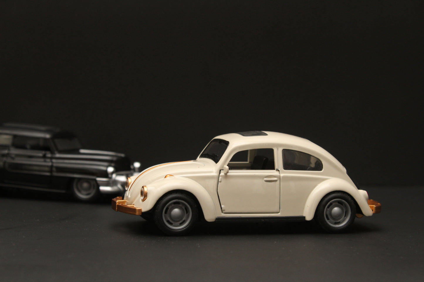 1:36 Cadillac , Beetle Diecast Combo