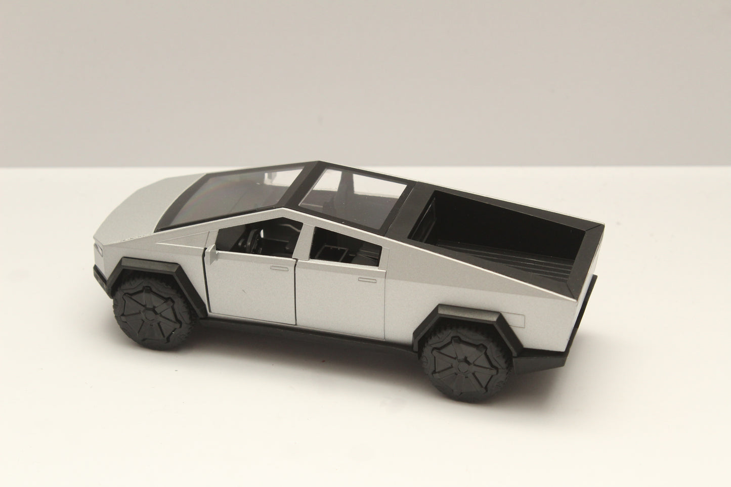 1:32 Cyber Truck Diecast Car Silver