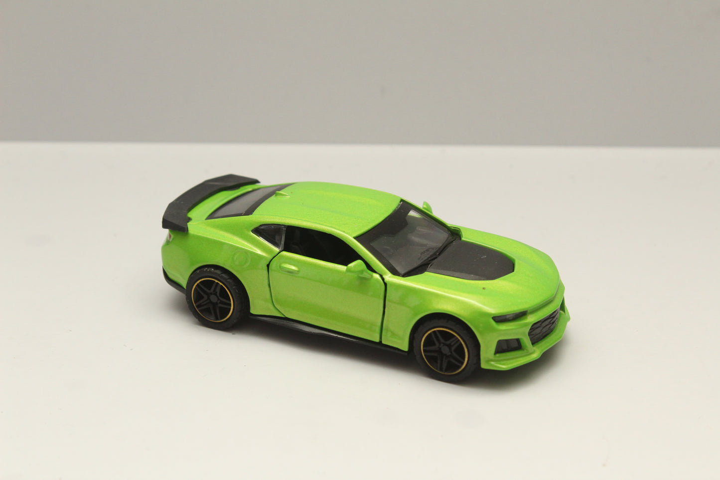 1:43 Camaro Diecast Green