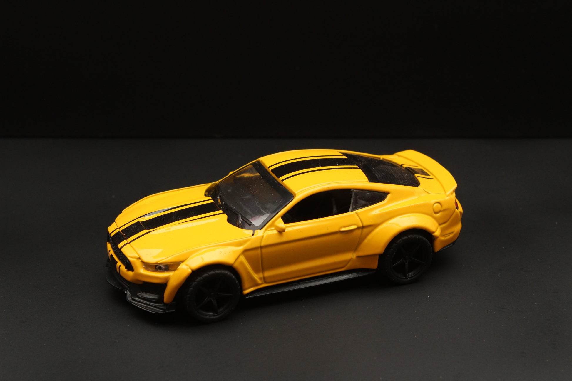 1:36 Mustang Diecast (Yellow) -  Kunju Vandi  