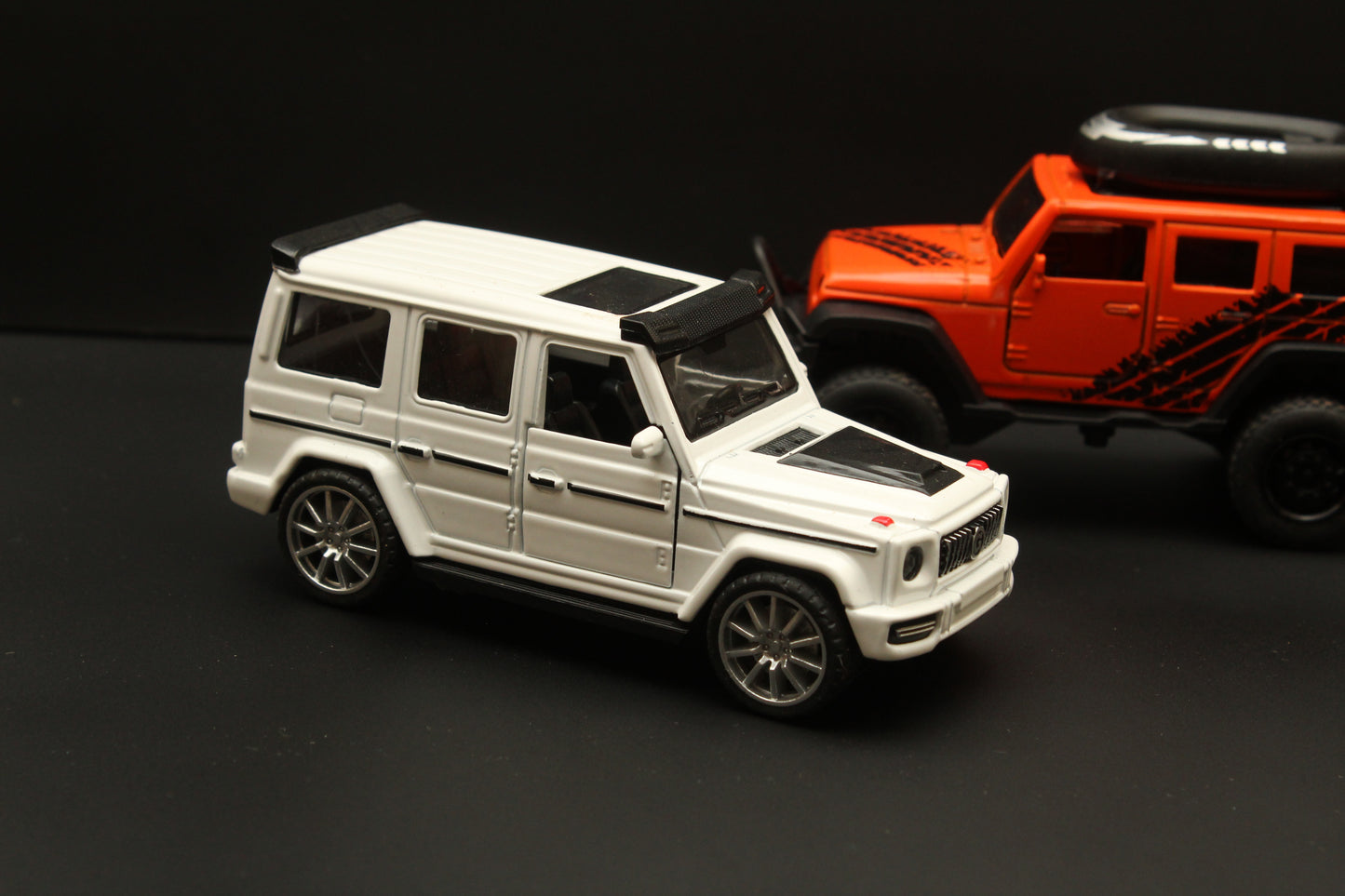 1:36 Gwagon , jeep Diecast Combo