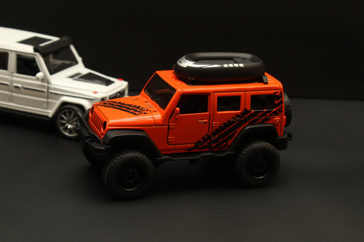 1:36 Gwagon , jeep Diecast Combo