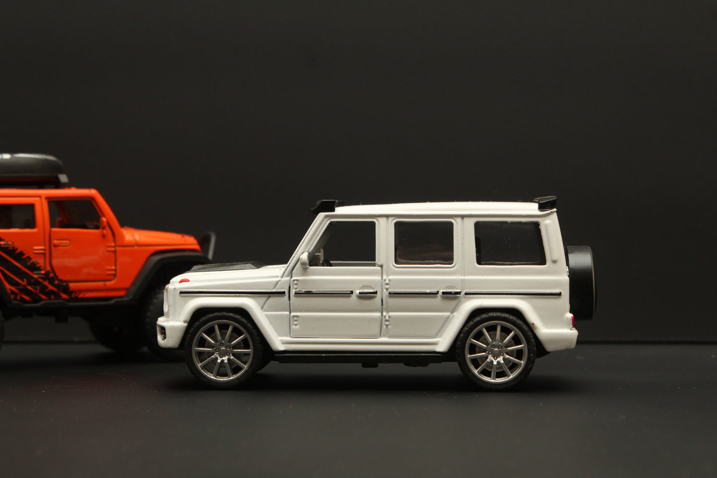 1:36 Gwagon , jeep Diecast Combo