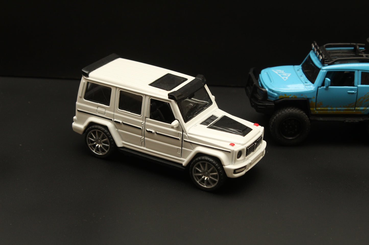 1:36 Gwagon , Fj Cruiser Diecast Combo