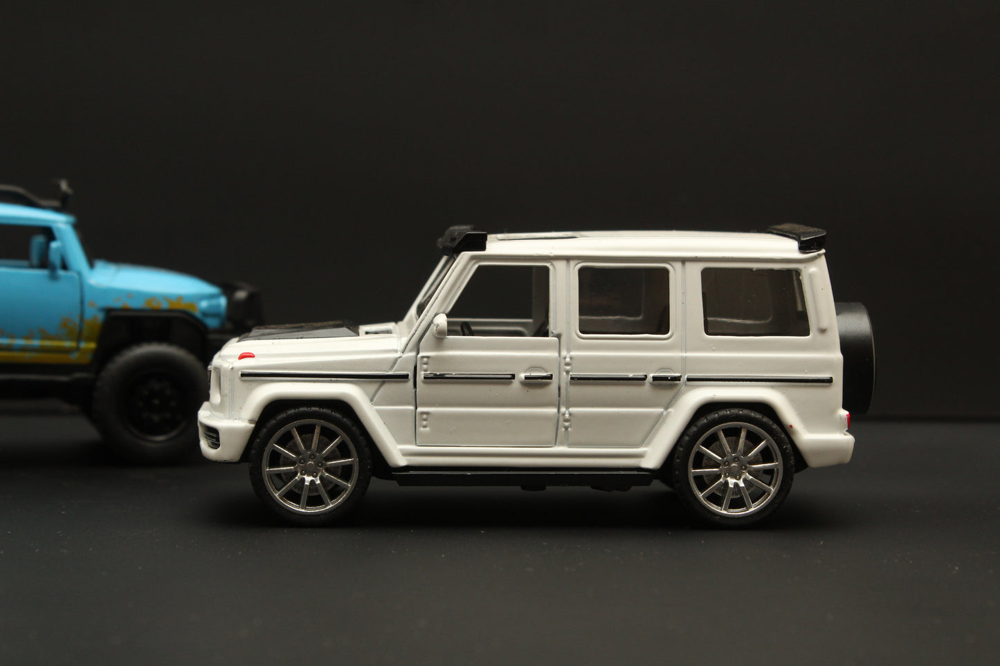 1:36 Gwagon , Fj Cruiser Diecast Combo