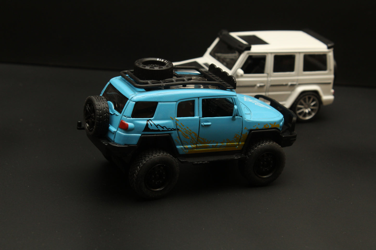 1:36 Gwagon , Fj Cruiser Diecast Combo