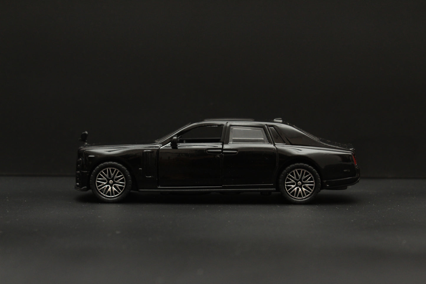 1:36  Rolls Royce , With light and Sound, Black