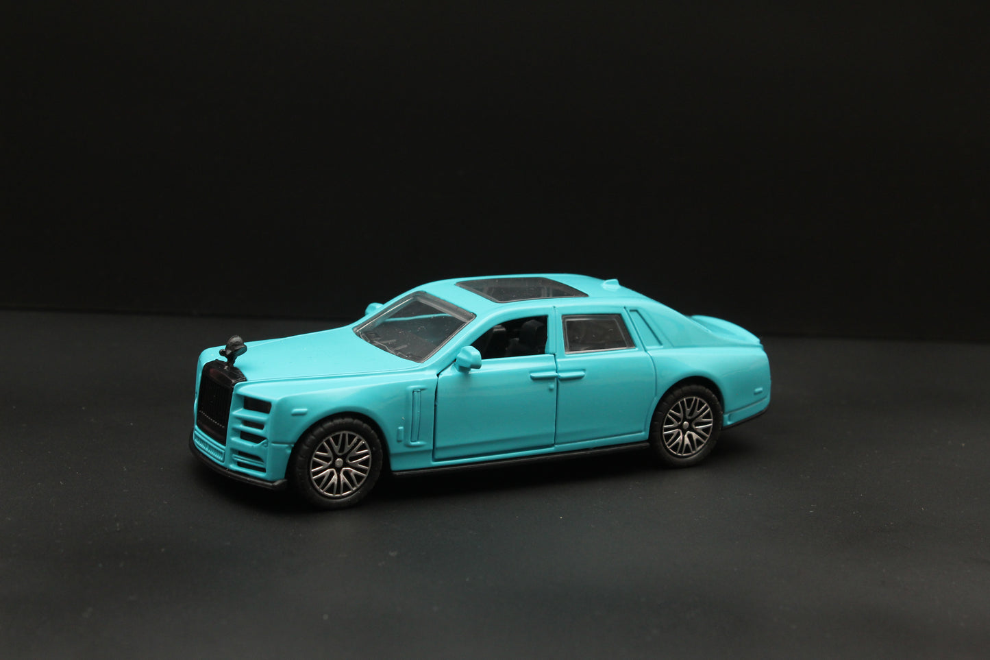 1:36  Rolls Royce , With light and Sound, Blue