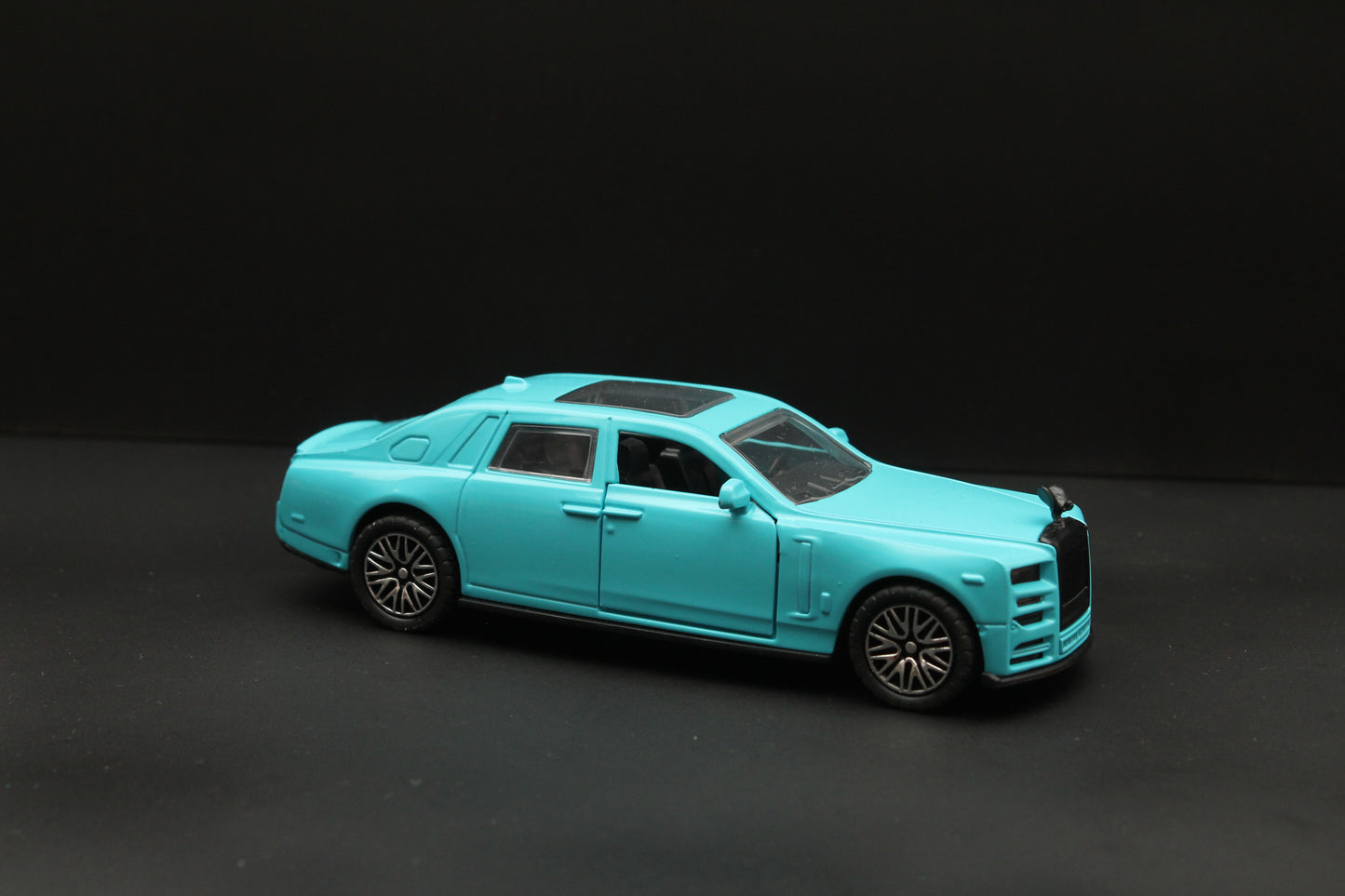 1:36  Rolls Royce , With light and Sound, Blue