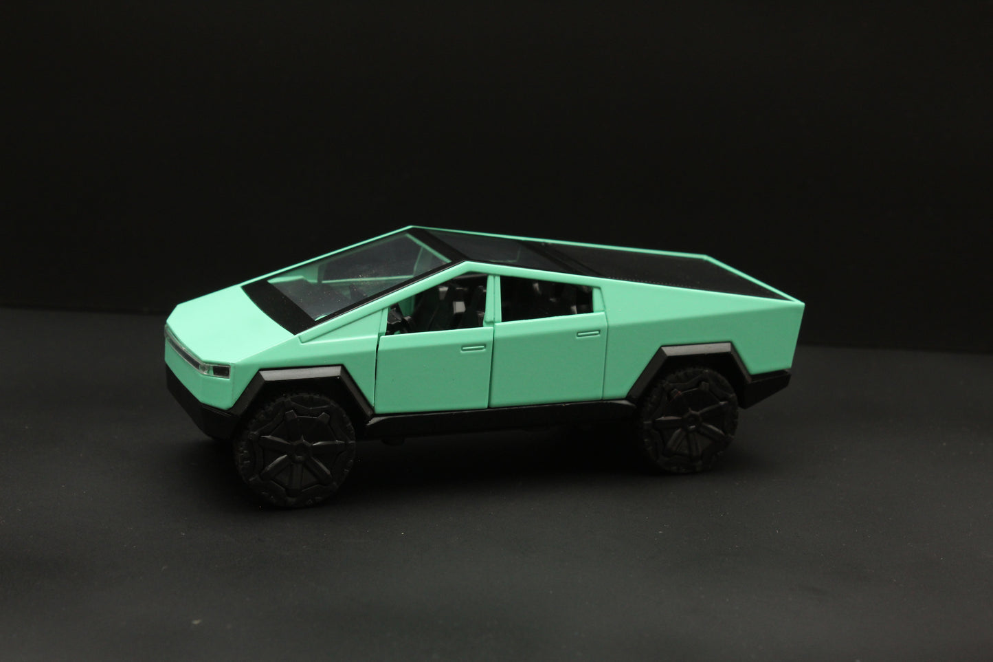 1:36  Cybertruck Green Diecast