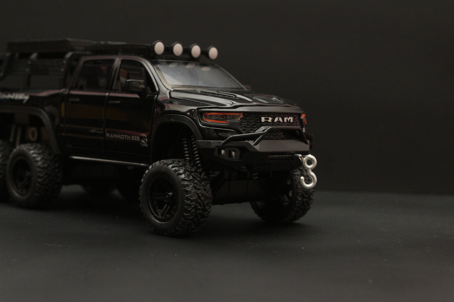 1:32 Ram 6X6 Truck Diecast Black