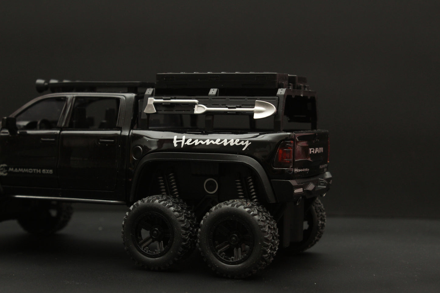 1:32 Ram 6X6 Truck Diecast Black