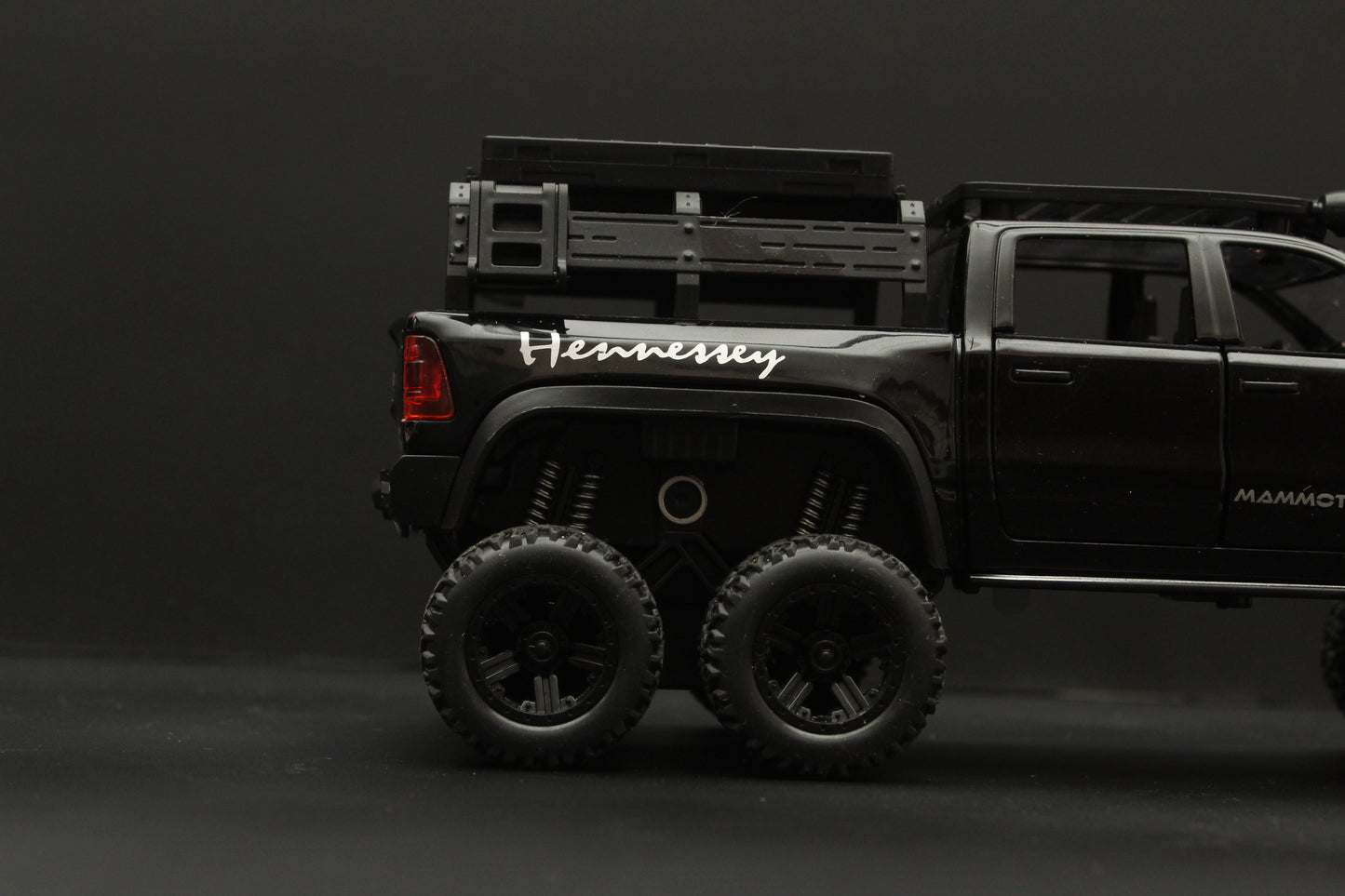 1:32 Ram 6X6 Truck Diecast Black