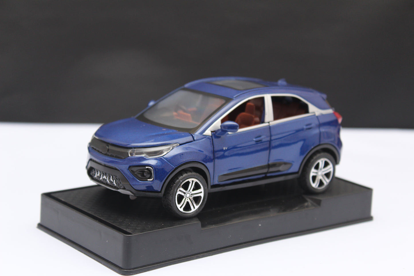 1:32 Nexon Diecast