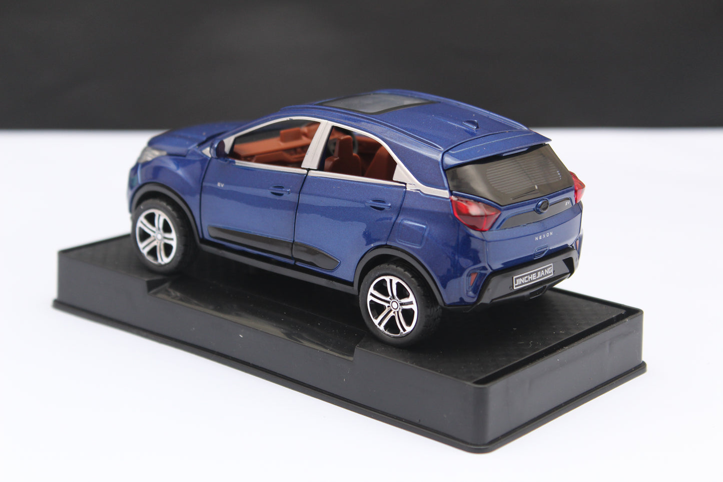 1:32 Nexon Diecast