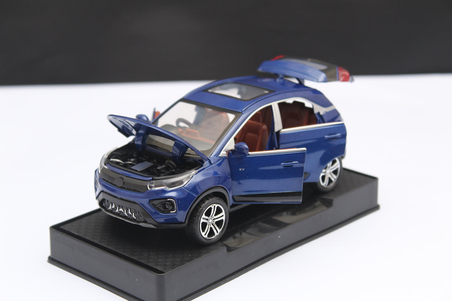 1:32 Nexon Diecast